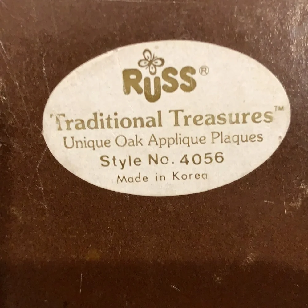 Russ Traditional Treasures bear friendship warms the heart wall plaque MCM
